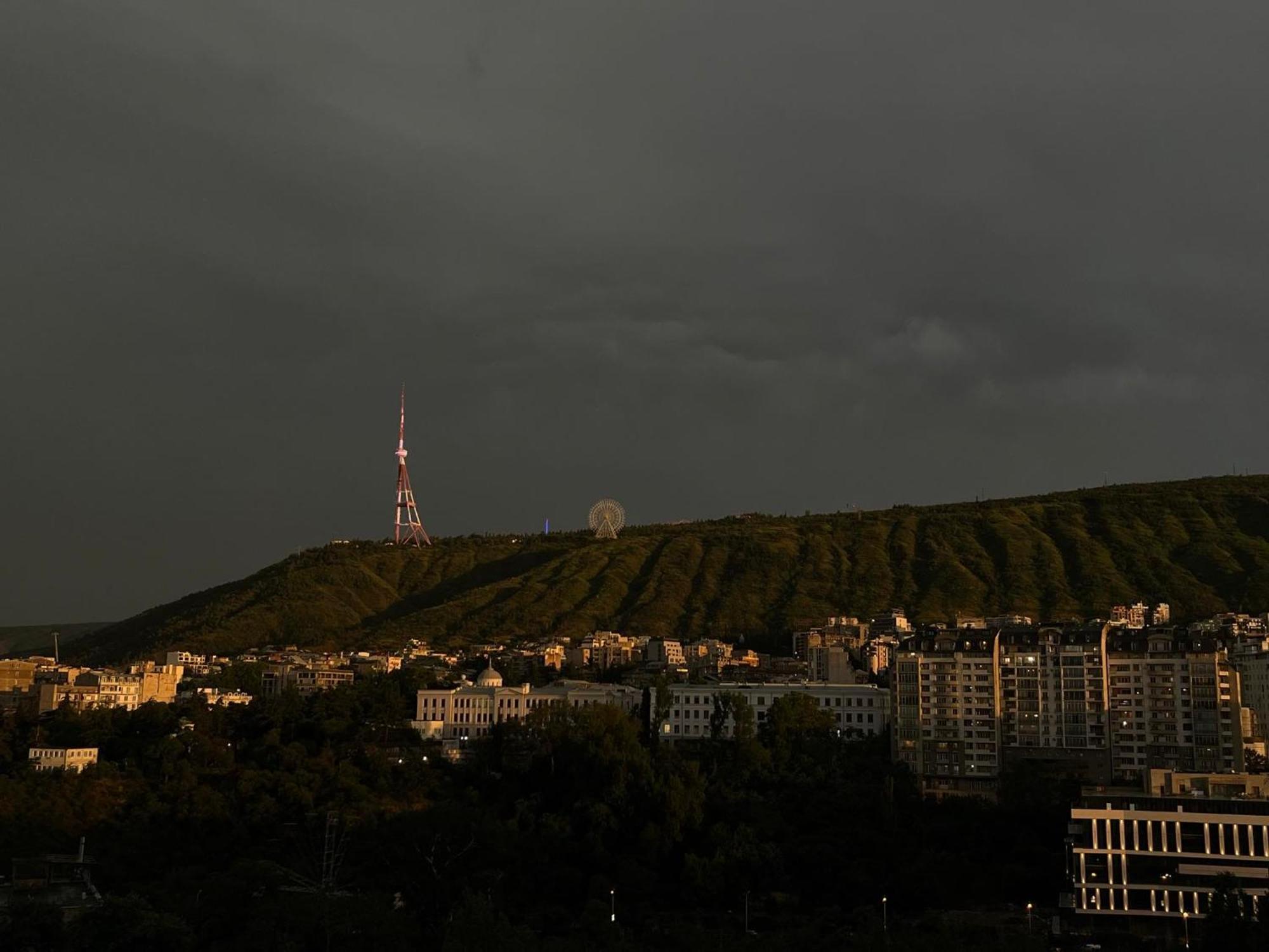 Panorama Khiliani Apartment Tbilisi Ngoại thất bức ảnh