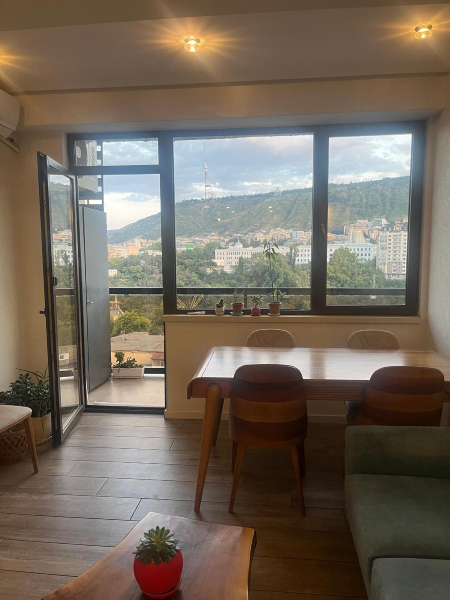 Panorama Khiliani Apartment Tbilisi Ngoại thất bức ảnh