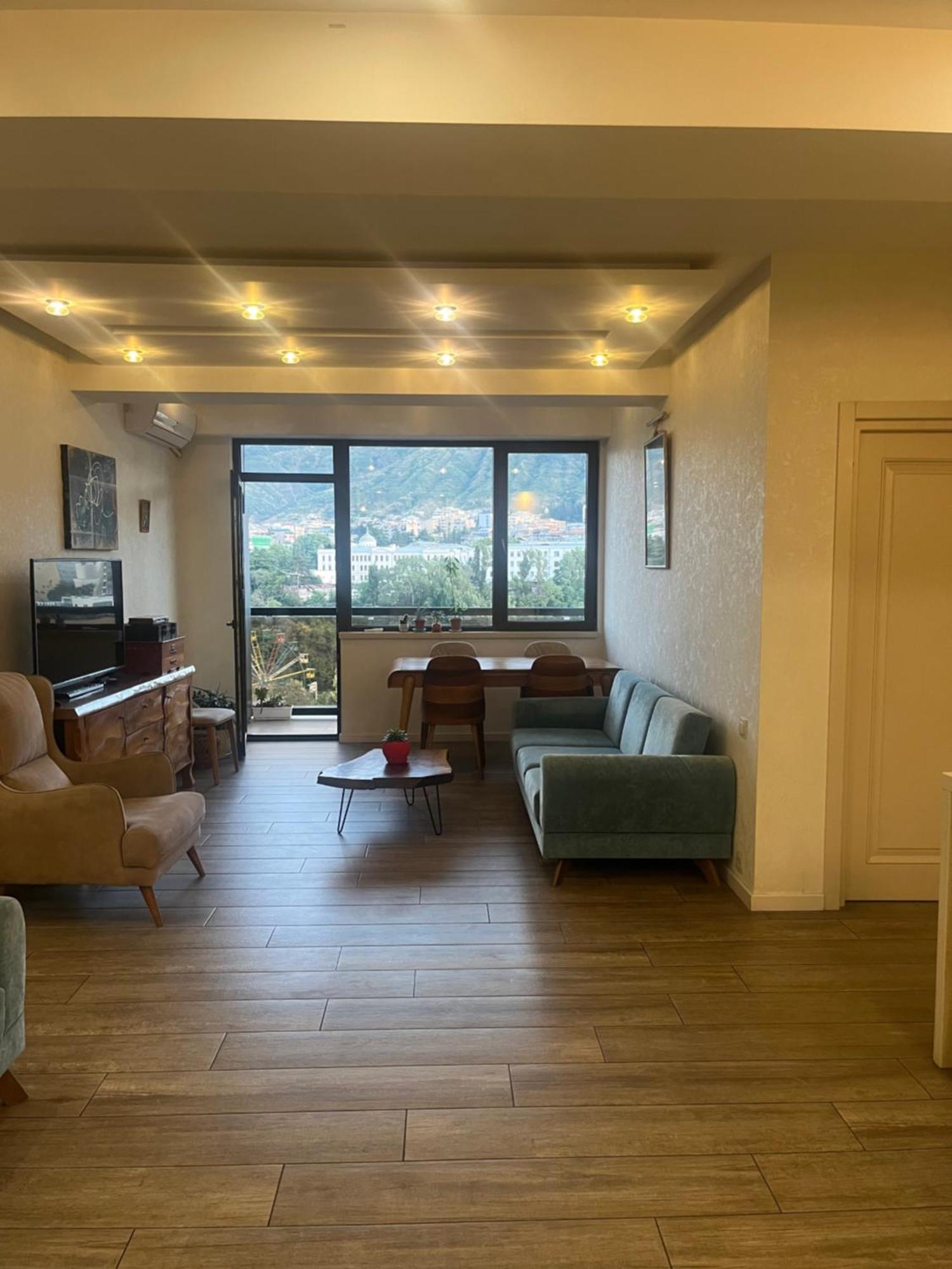 Panorama Khiliani Apartment Tbilisi Ngoại thất bức ảnh