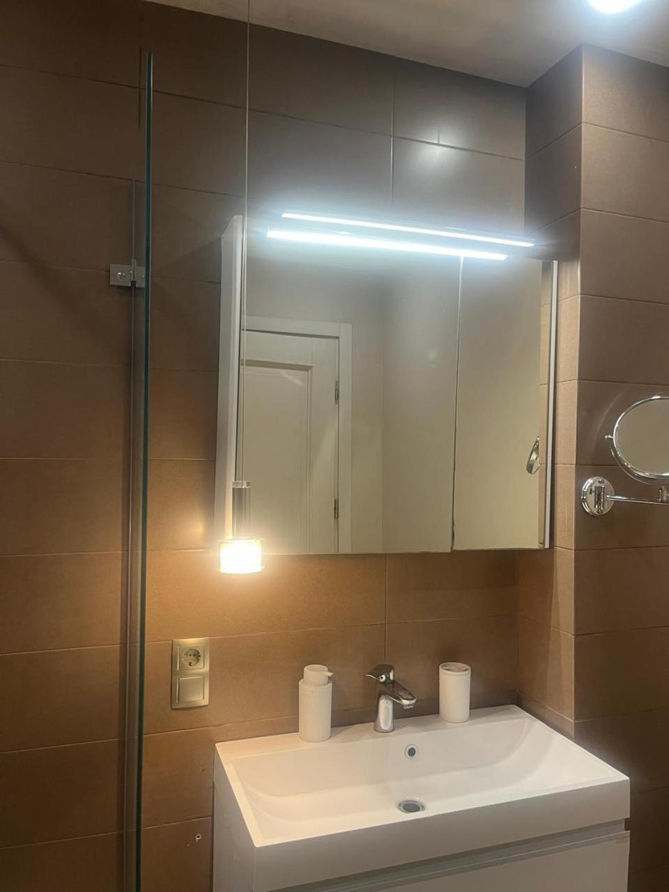 Panorama Khiliani Apartment Tbilisi Ngoại thất bức ảnh
