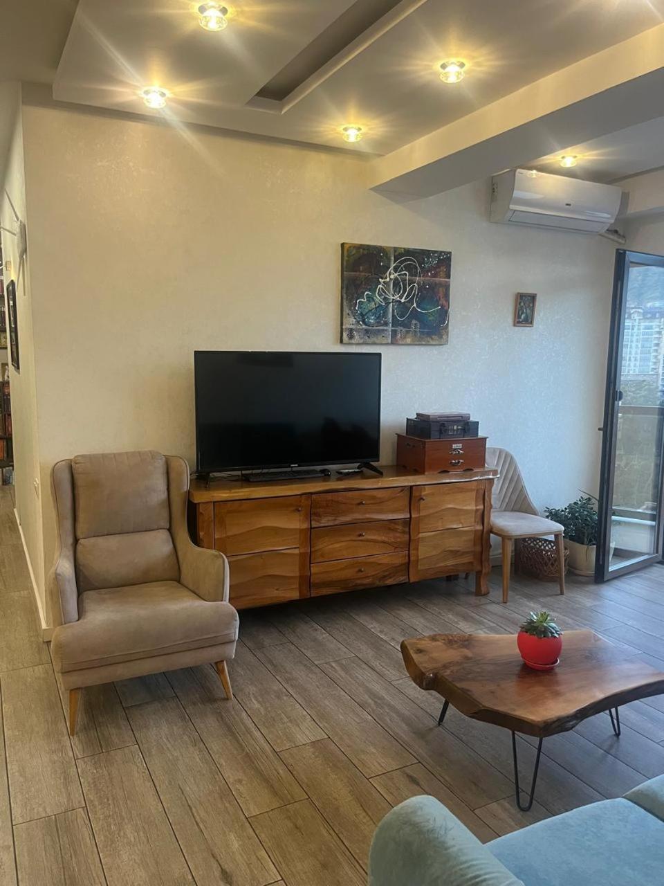 Panorama Khiliani Apartment Tbilisi Ngoại thất bức ảnh