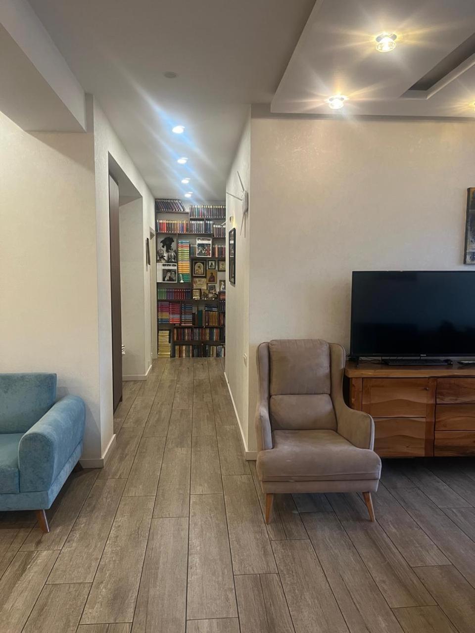 Panorama Khiliani Apartment Tbilisi Ngoại thất bức ảnh